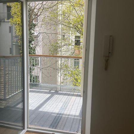 New Apartment With Balcony 11 Wina Bagian luar foto