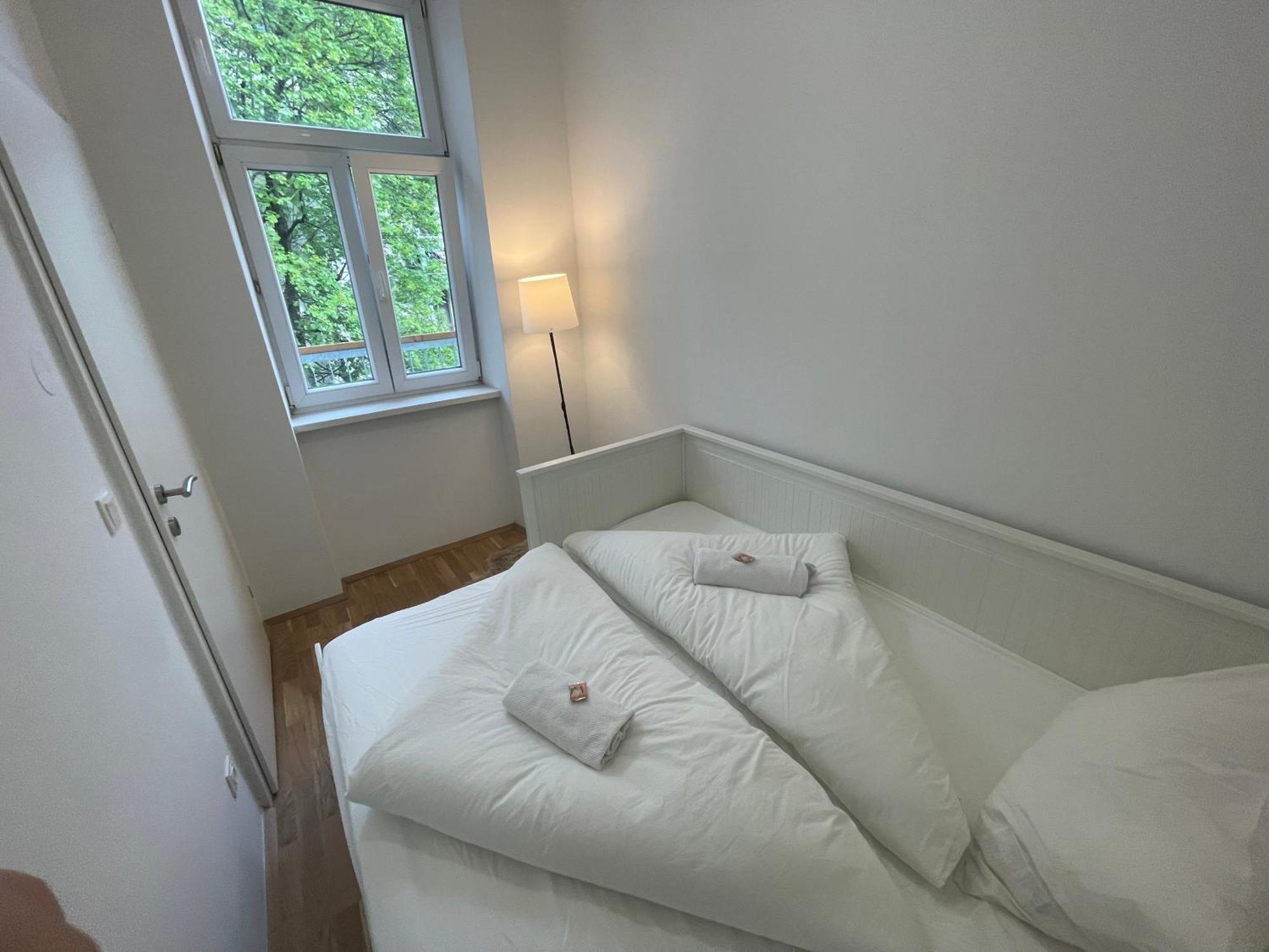 New Apartment With Balcony 11 Wina Bagian luar foto